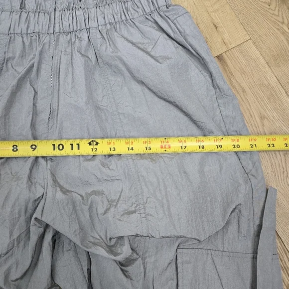 Forever 21 Gray Halographic Sleeveless Cargo Jumpsuit Size Large - Picture 7 of 16